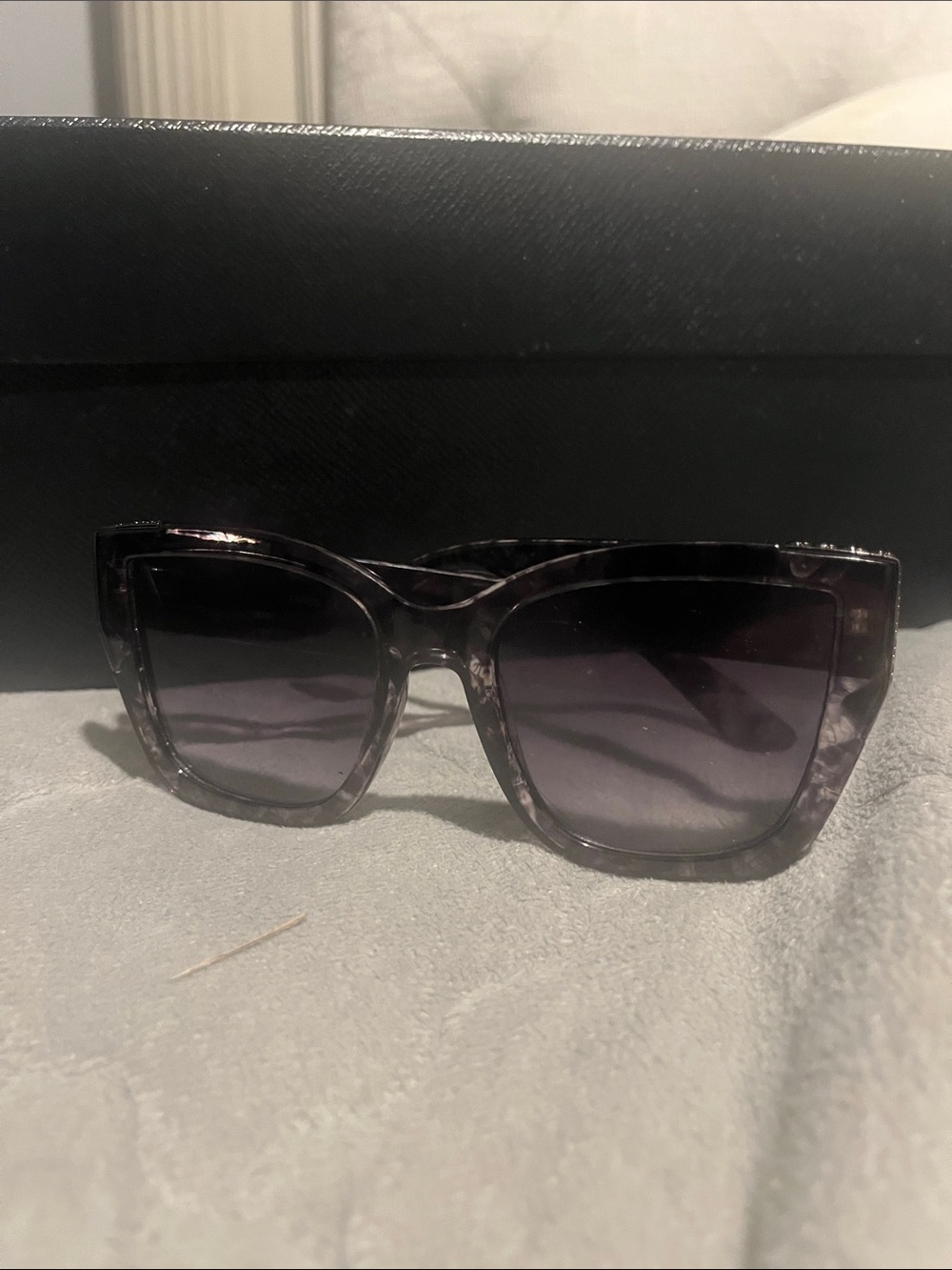 Stylish Women’s Square Sunglasses in Dark Tortoise